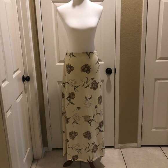 Cream with floral print long Maxi skirt like New! - Picture 2 of 7